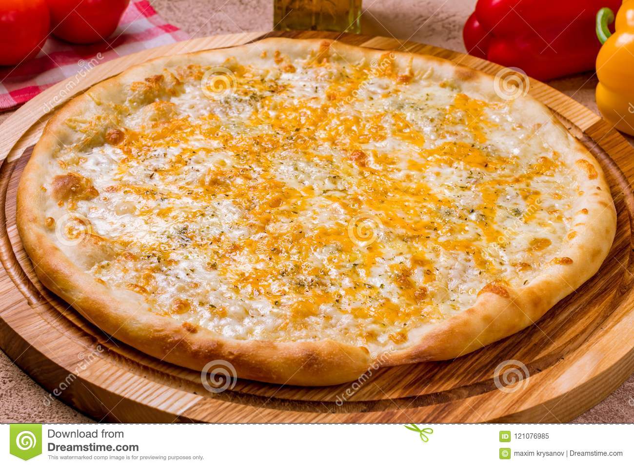 Pizza quattro formaggi.jpg